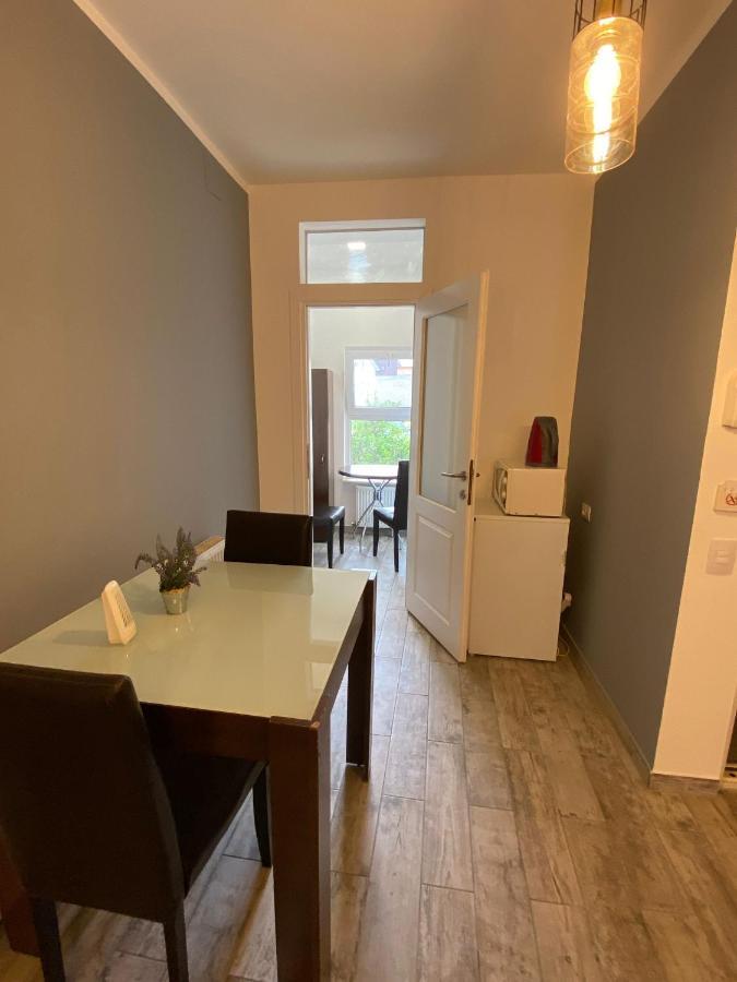 Ave Hotel Victoriei بوخارست المظهر الخارجي الصورة