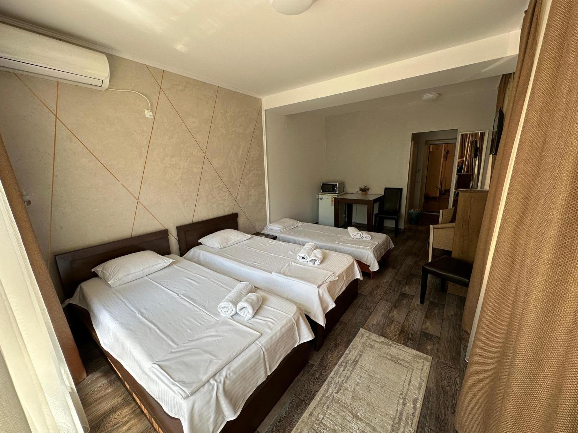 Ave Hotel Victoriei بوخارست المظهر الخارجي الصورة