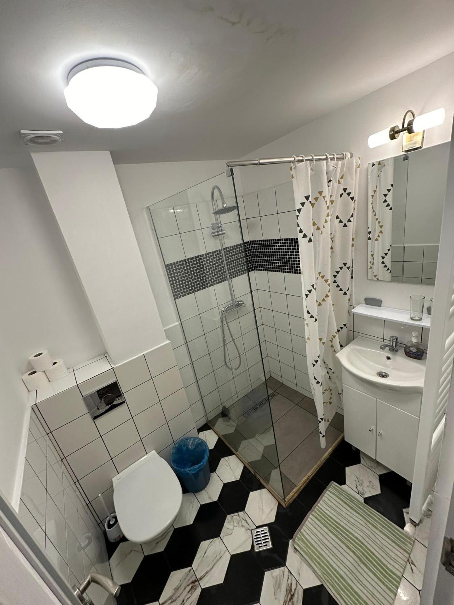 Ave Hotel Victoriei بوخارست المظهر الخارجي الصورة